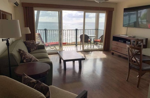 Kapaa Condo | Unbeatable Ocean Front Condo Pono Kai Resort C302