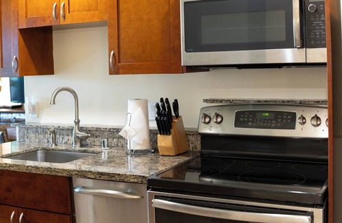Princeville Hotel | Unwind and enjoy on #2 Best Resort for Families | 2 Relaxing Units w/Pool!