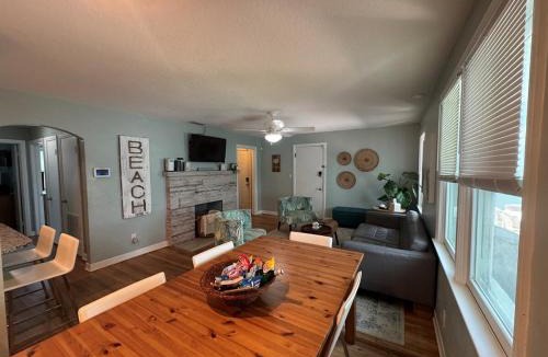 Kahnway Heights House | Updated Home Steps to Daytona Beach