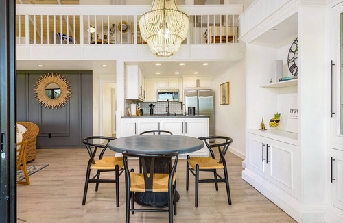 Keauhou House | Upscale comfort at Punahele B304, looking at the Pacific ocean beyond the Kona Golf Course