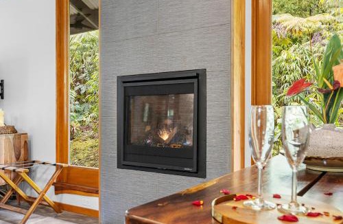 Volcano House | Volcano Tea House Cottage-SpaBath-HotTub-FirePlace