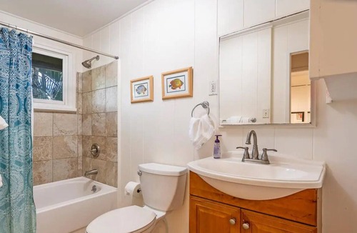 Pupukea Cottage | Waimea Bay Cottage - Steps to beach, AC
