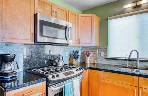 Kapoho House | Wake to Oceanfront Views on Your Pahoa Lanai