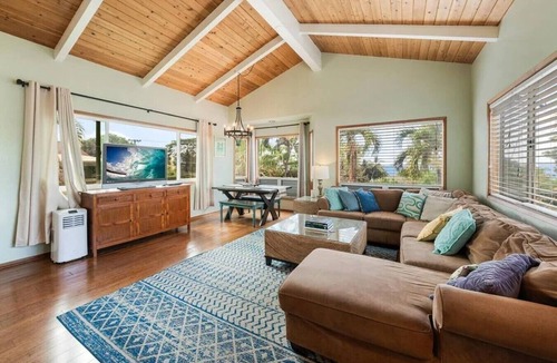 Kailua-Kona House | Walk to Beach | Rooftop Deck | Ali`i Drive Kona