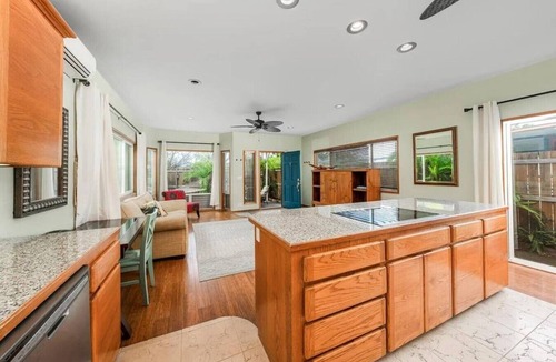 Kailua-Kona House | Walk to Beach | Rooftop Deck | Ali`i Drive Kona