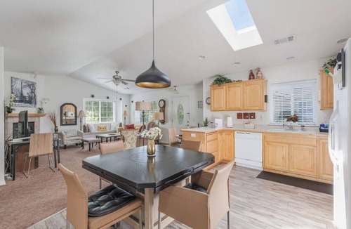 Grants Pass Cottage | Warm and Inviting Peaceful, LazyBoy Recliner