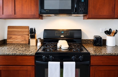 West Loop Gate Apartment | West Loop Living New Furniture Garage Parking