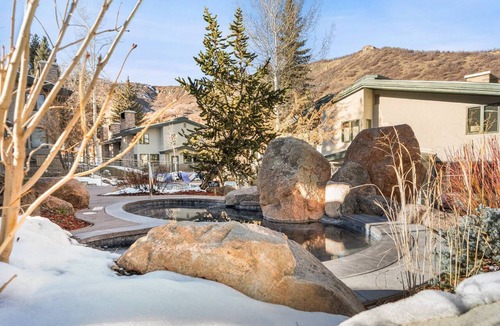 Snowmass Village Condo | Winter Retreat! Cozy Snowmass Townhome, Walk to Base Village, Hot Tub & Parking!