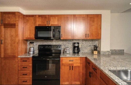 Kahaluu-Keauhou Condo | Wyndham Kona Coast Resort|1BR/1BA King Balc Suite