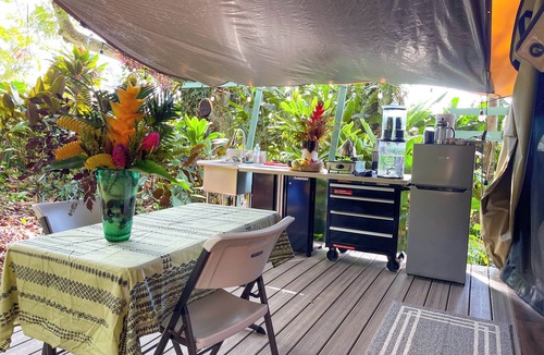 Kealakekua Cabin | Your adobe among the trees