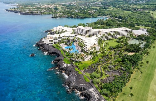 Keauhou Hotel | Your Kona Coast Adventure Starts Here! Outdoor Swimming Pool, Pet-Friendly Hotel