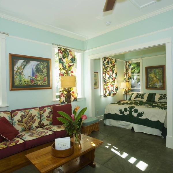 Iao Valley Inn