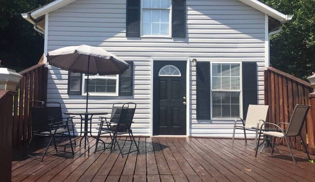 1 bedroom house with outdoor area LONG TERM 30d+ in Chattanooga