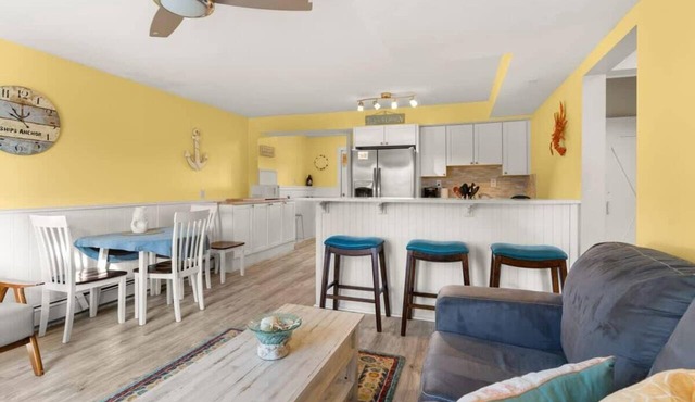 10 Mins From Downtown | Walk to Beach & Lighthouse in Newburyport