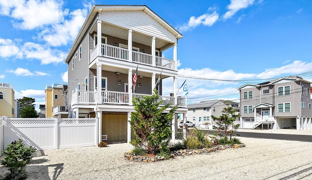 10% Off! Only 1 Week Left: Aug. 22-29 - Ocean Views, Directly Across from Beach in Holgate/ Beach Haven