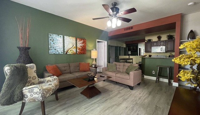 101 Newly Remodeled and Super Clean Condominium - Minutes from the Strip in Las Vegas