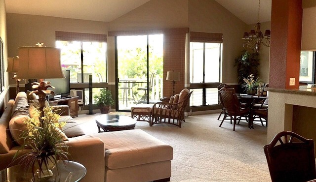 125+ 5 STAR REVIEWS SAYS IT ALL! Upgraded thru/vaulted ceil/Golf & Ocean view!