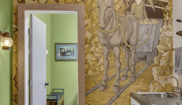 1892 suite at Ore House Inn in New Castle