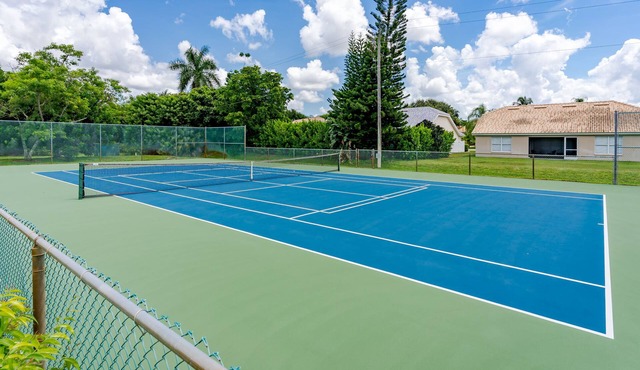 2 bed/2bath condo 3 miles from downtown Naples in Naples