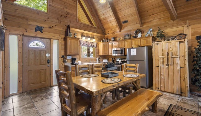 2 Bedroom Cabin, Sleeps 6, at Branson Cedars Resort! in Ridgedale