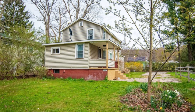 2 Bedroom Cozy Cottage! in Mountain Top