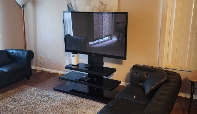 2 Master bedrooms condo with Two walk in Closets and half bath main floor in Indianapolis