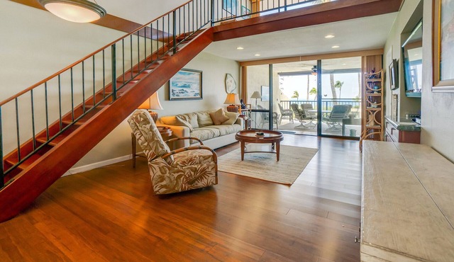 2 Story top level AC unit 2 bdrms w/Large Loft with 2 twin beds & bathrm SUNSETS