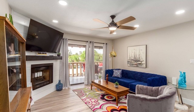 2BR condo w community pool, tennis/pickleball in Scottsdale