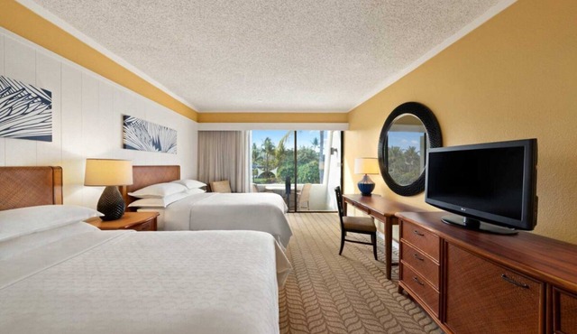 3 x Resort View 2 Double Beds at Outrigger Kona Resort and Spa