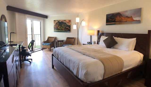 4 Star Beachfront Resort - Steps to Beach, Pools, Jacuzzi, Pool Bar, Restaurants