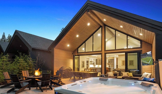 4BR, Chefs Kitch, Hot Tub, Firepit, BBQ, Smart TVs in Cle Elum