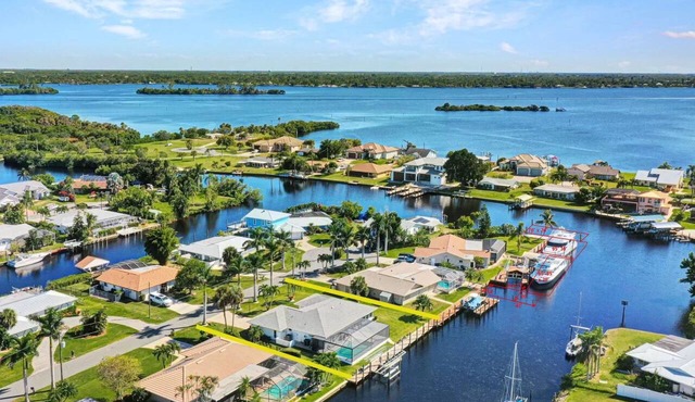 65' Yacht Escape on Private Canal. Fish & Kayak. Support InclusiveInc.org in Fort Myers