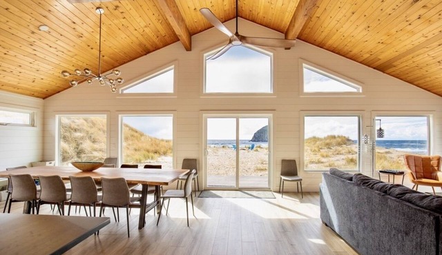 A Beachfront Oasis in Pacific City/Cape Kiwanda! in Cloverdale