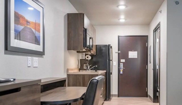 Accessible Peaceful 4 Unit w/Full Kitchen Near Columbia River & Parks in Chelan County