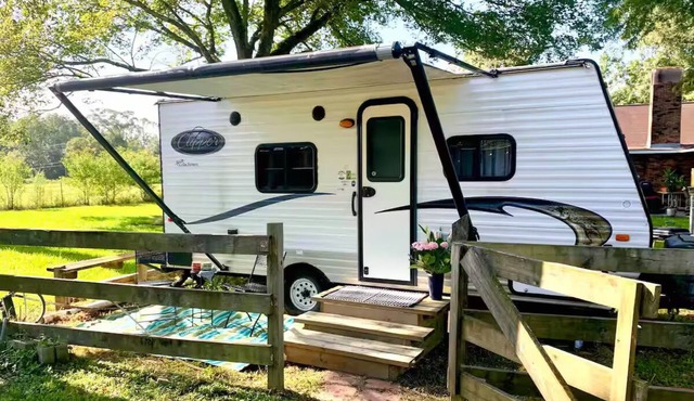 Adorable 1 bedroom camper in Denham Springs