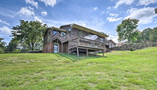 'Angler's Ridge' Waterfront Family Getaway! in Mammoth Spring