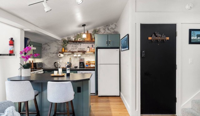 Ascend Remodeled Condo, SummerFun, Bear&Alpine Lake, across musical festival in Bear Valley