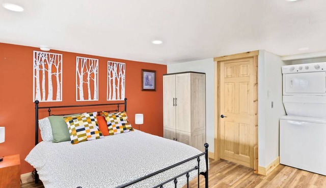Aspen Oasis with Hot Tub and Mnt View in Cedaredge