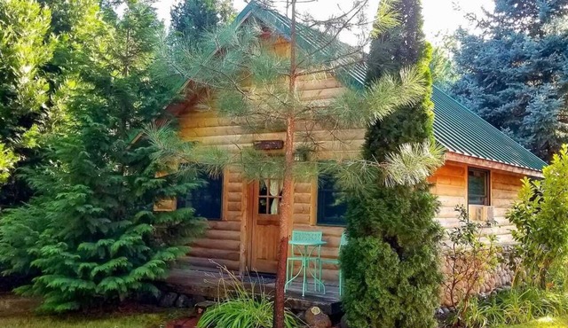 Blue Gate Cottage on the Rogue River in Eagle Point