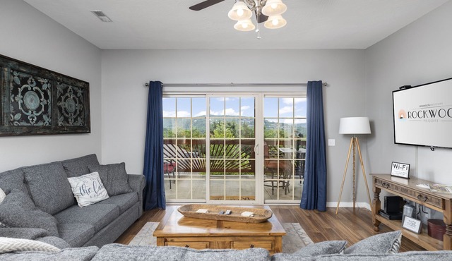BookRockwood Lake-access 3 bdrm Condo close to SDC in Branson