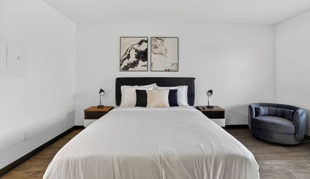 Bright modern studio featuring full kitchenette in Las Vegas