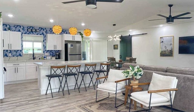 Bring the Dog to a Roomy Pahoa Home with Big Yard
