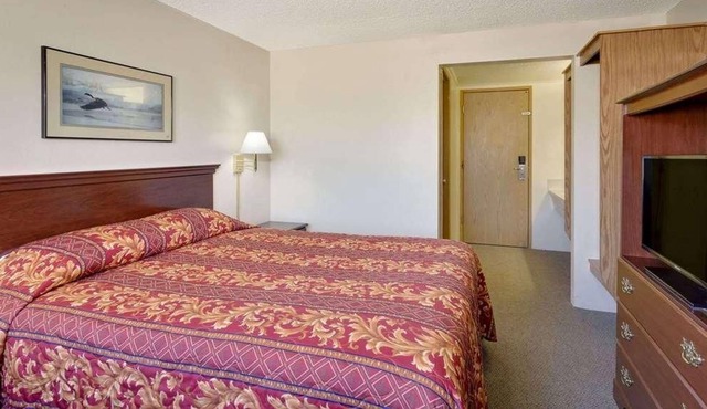 Budget-friendly Accommodation in Knights Inn Evanston! Free Onsite Parking in Evanston
