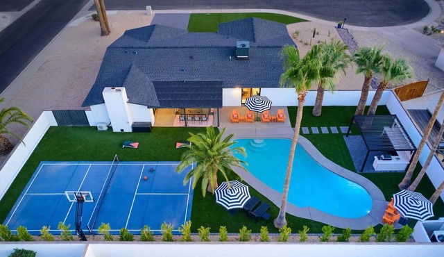 Cactus Palms -Pool-Pickleball-Sports Court-Games in Phoenix