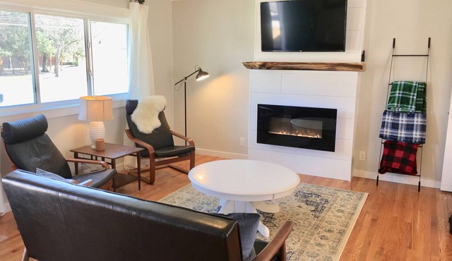 Centrally Located Home With Self Check-In in Lincoln