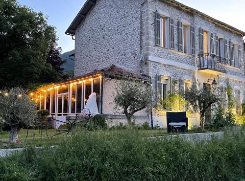 CHAMBRE D'HOTES SANDRA in Annot