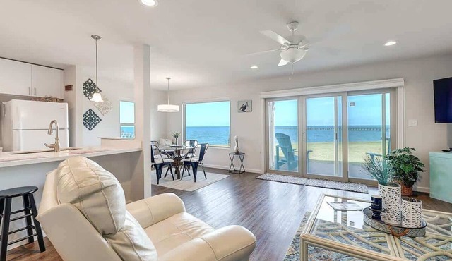ChaMingo 905, Bayfront, two bedroom, two bath condo with unobstructed views of Aransas Bay! in Rockport