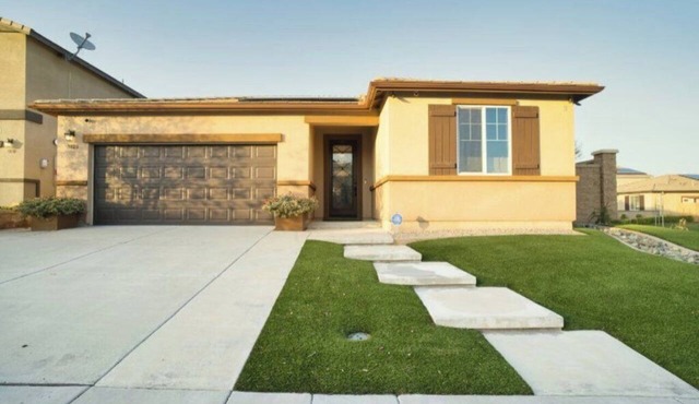 Charming 3-bedroom plus office house in a gated community in San Bernardino in San Bernardino
