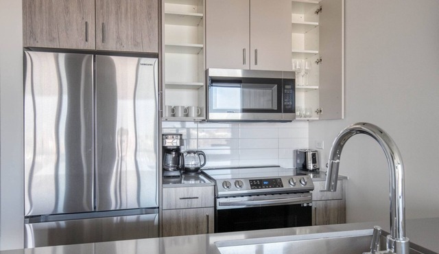 Charming River North 1BR w/ Gym, Pool & Fire Pits, by Blueground in Chicago