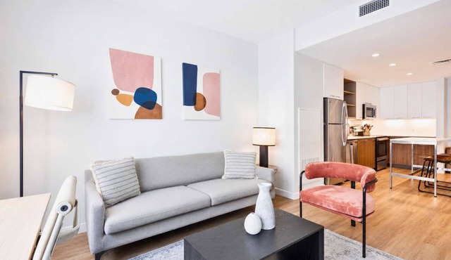 City Apt w/Gym & Courtyard in Boston